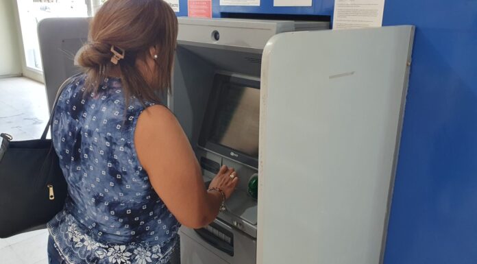 Hoy empleados municipales cobran la segunda cuota del bono de 60 mil pesos
