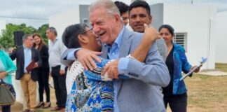El Gobierno entregó 34 viviendas a familias de General Mosconi