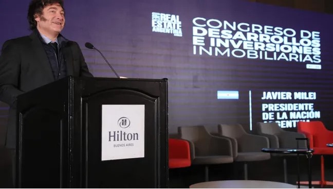 milei en el hilton real state