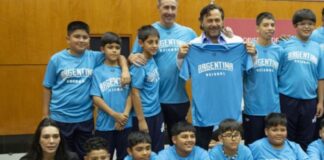 Sáenz felicitó a los niños salteños del seleccionado argentino U12 de Béisbol