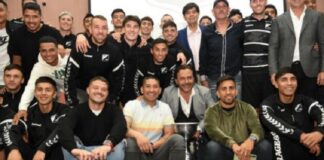 Sáenz recibió al plantel de Central Norte tras su histórico ascenso a Primera Nacional