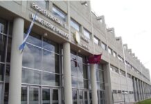 Requieren juicio para un hombre acusado de abusar de su hijastra