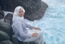 Una joven se quiso sacar una foto en una roca, cayó al mar y murió