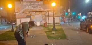 Sancionaron a un comercio por arrojar residuos en la plazoleta Cámpora