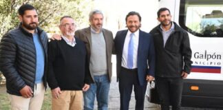 Por el plan provincial de renovación vehicular, el Gobernador entregó un minibús a El Galpón