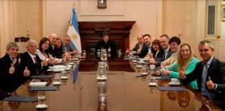 El presidente se reunió con sus ministros