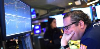 Los bonos argentinos suben 3% en Wall Street y el riesgo país baja