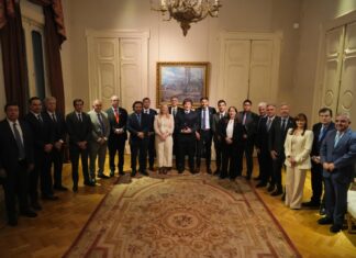 Como fue y que temas trataron en la reunión del presidente Milei con gobernadores