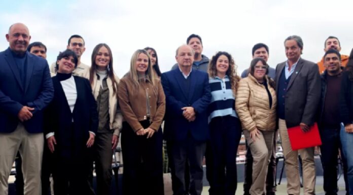 Lupión compartió una jornada de trabajo con jóvenes salteños