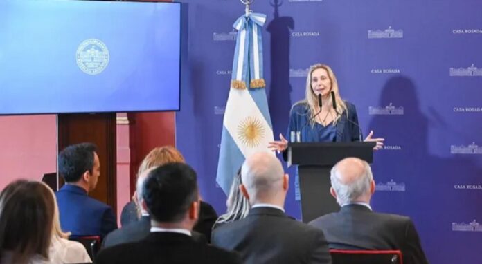 PoliticaKarinasenadores