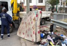 La Municipalidad continúa limpiando y despejando canales
