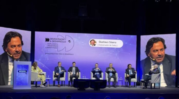 Sáenz presente en el ciclo Democracia y Desarrollo